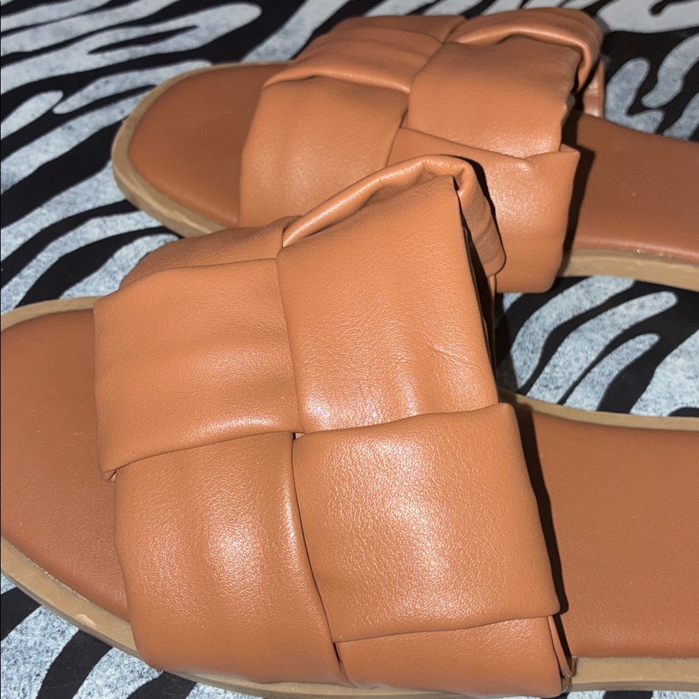 Women's Slide Sandals(Universal Thread) - Picture 6 of 16